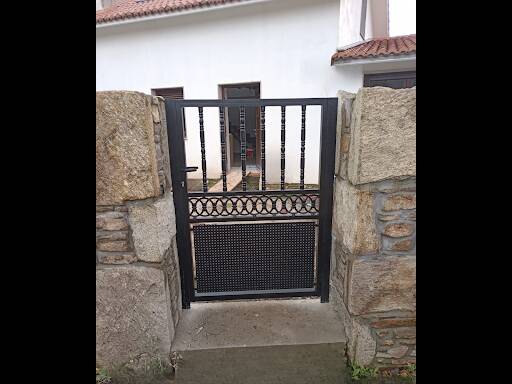 Adolfo Santiago - Carpintería Metálica