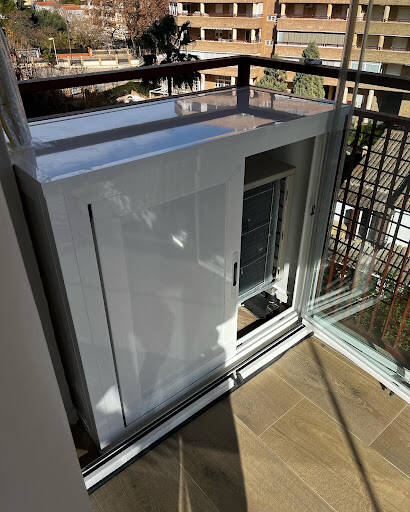 Adrián Fernández - Carpintería de Aluminio en Benicasim