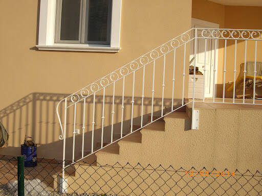 CARPINTERIA METALICA JAIME MEZQUIDA S.L.