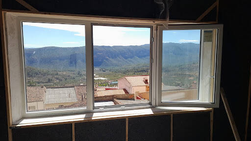 METALUCAS ventanas y Cerramientos (fabrica)